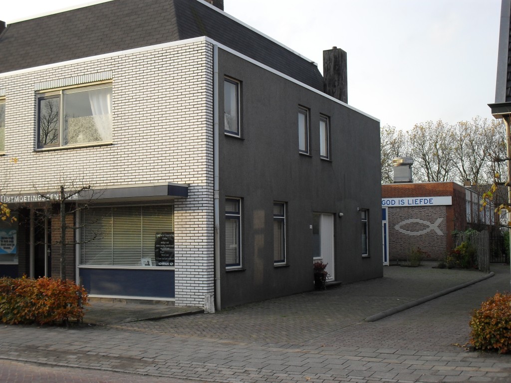 Het ontmoetingscentrum van Ichthus aan de Dreef in Etten-Leur, met het ichthus-visteken op de gevel
